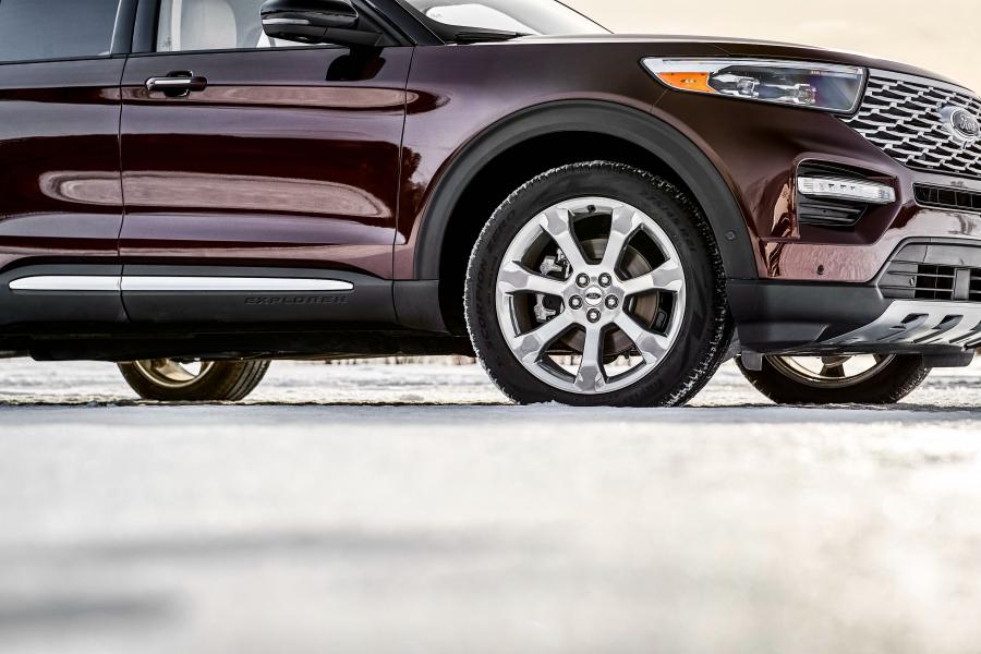 Детали экстерьера Ford Explorer Platinum 2019 года  (фото 4 из 17)